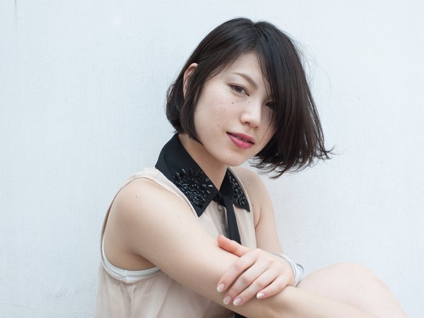 ダークトーンが映えるボブ|ade omotesando