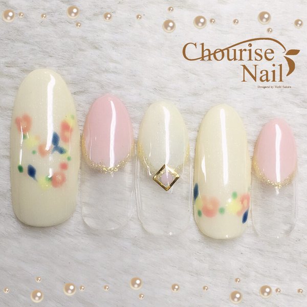 【４月のおすすめ】イニシャルフラワー♡|Chourise Nail*