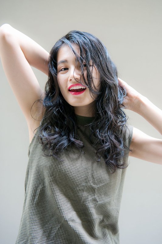 外国人風の東京ウェーブスタイル|kisai BUZZ