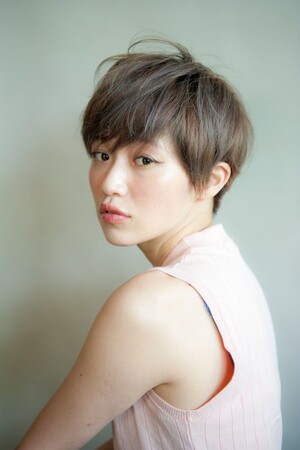 華やかな外国人風のマッシュショート Kisai Buzz キサイバズ 東京都 中目黒 の髪型 ヘアスタイルカタログ ビューティーパーク