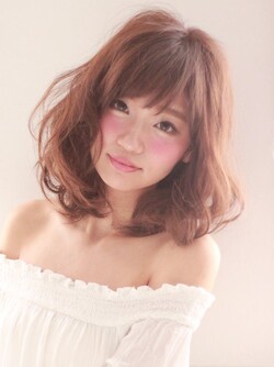 前髪軽めのひし形ふわふわパーマ