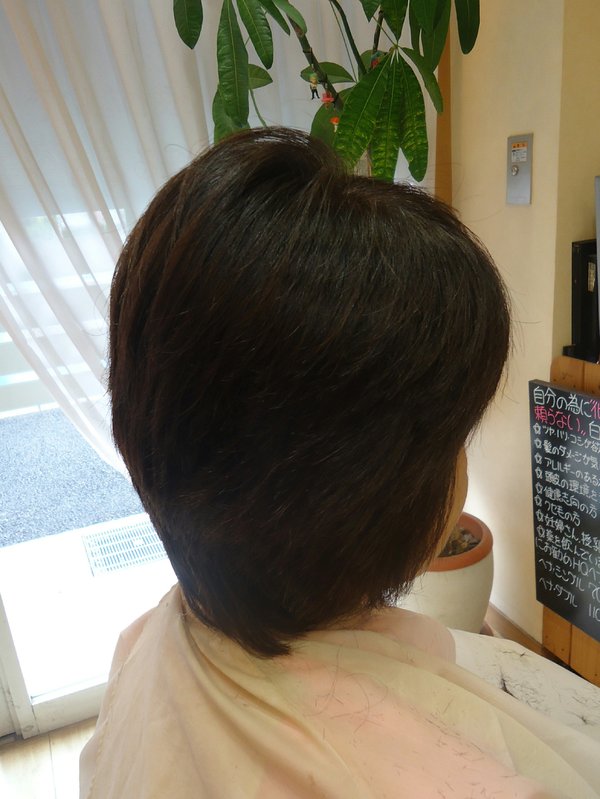 クセ毛絶壁ハネるの悩みにすきハサミを使わないカット|愛媛・西条美容室～想～