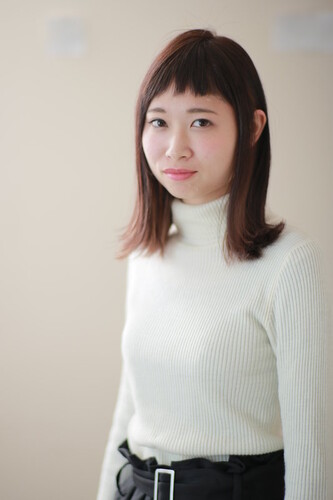 外ハネ　スタイル