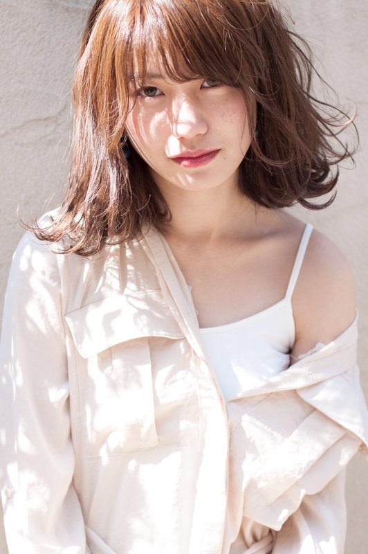 【伸ばしかけでもOK】軽さのある長め外ハネボブでこ|Bella Dolce