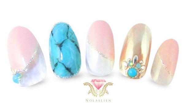 フレンチ×ターコイズネイル|Nolaslien
