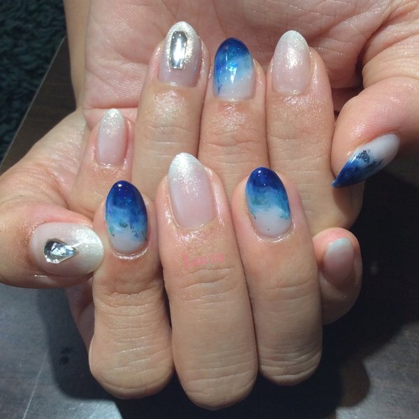 ﾌﾞﾙｰﾍﾟｲﾝﾄ♪|Lucia