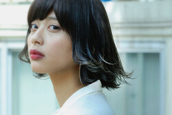 黒髪ミディアム1