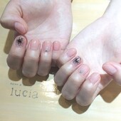 シンプル大人フラワーネイル♪|Lucia