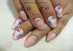 ワンカラーにフラワーネイル