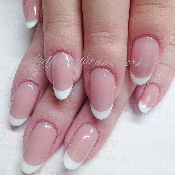 1カラーベースのシンプルフレンチ☆|Laffy nail&amp;deco works