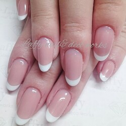 1カラーベースのシンプルフレンチ☆|Laffy nail&amp;deco works
