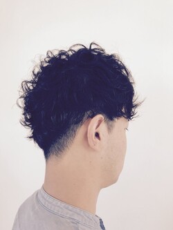 カーリーなツーブロック|Hair space SOL/