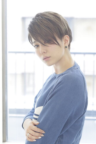 ☆レディースツーブロック　エッジ刈り上げパンクスタ