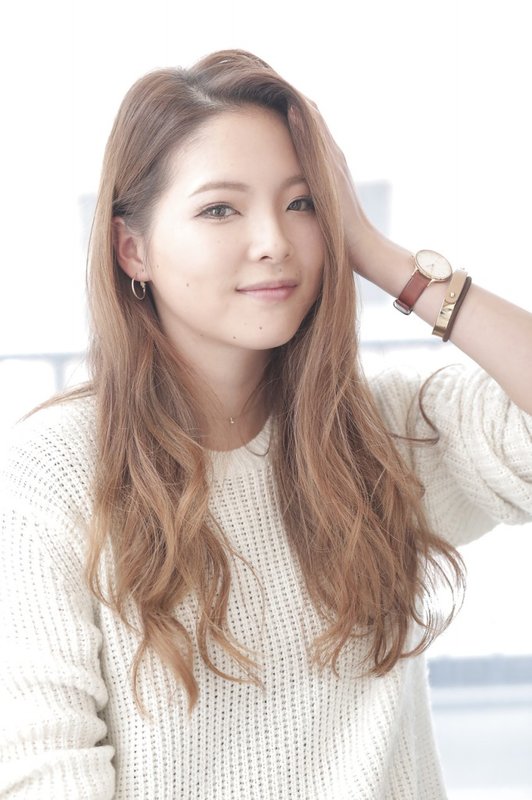 【センターパート×フェアリー大人ミディアム】|LaＬaｒＯomo