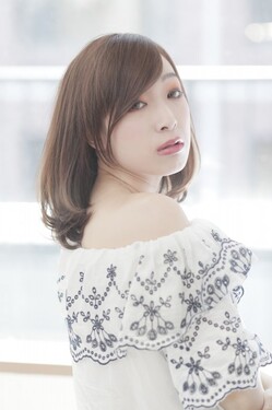 大人かわいい☆伸ばしかけボブ|LaＬaｒＯomo