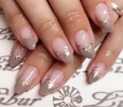 グレー☆シルバーラメ|Nailsalon Libur【ネイルサロン リブール】
