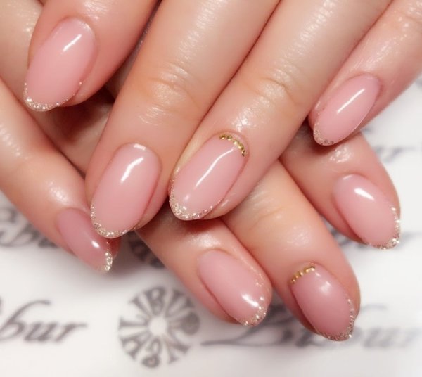 ワンカラー★ラメフレンチ★メタルパーツ|Nailsalon Libur【ネイルサロン リブール】