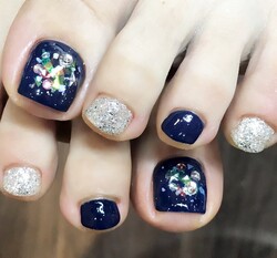 【フット】ネイビー・ラメ・ストーン