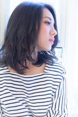 大人めハイライト艶アッシュ