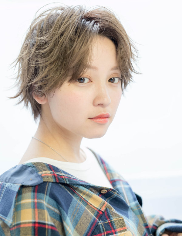 外国の少年のようなクセっ毛風ショート|Fringe Hair Salon