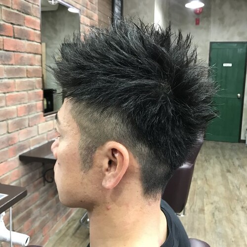 クールなツーブロックスタイル