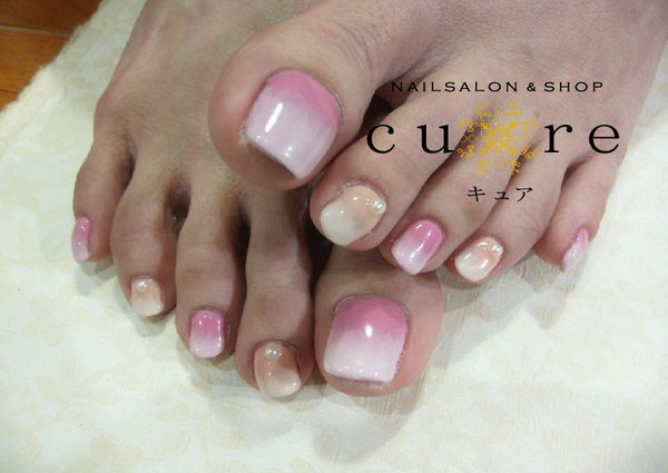 グラデーションでフットジェルネイル|ネイルサロン＆ショップ／ネイルスクール　Ｃｕｒｅ