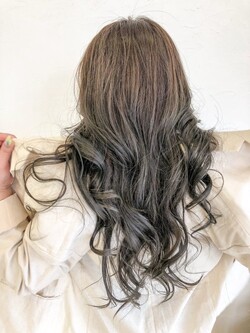 プラチナグレージュ