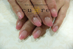 シンプルにグラデーションネイル