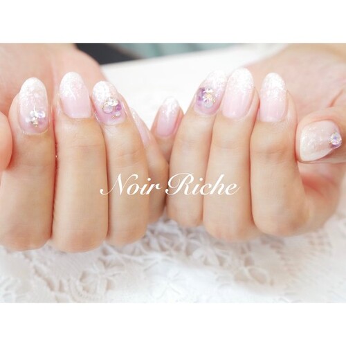 シェルと天然石で大人上品夏ネイル♪