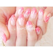 クラッシュシェルで華やかコーラルピンクフレンチ♪|Noir Riche