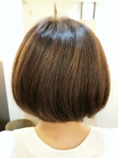 大人かわいい丸めショートボブ|SQUASH