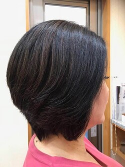 前下がりボブ　2