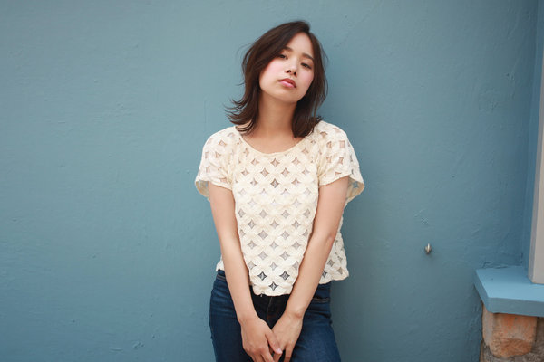 ナチュラルな動き☆ミディアムレイヤースタイル|Raffine三宮