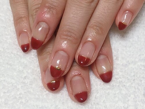 バーガンディでストレートフレンチ