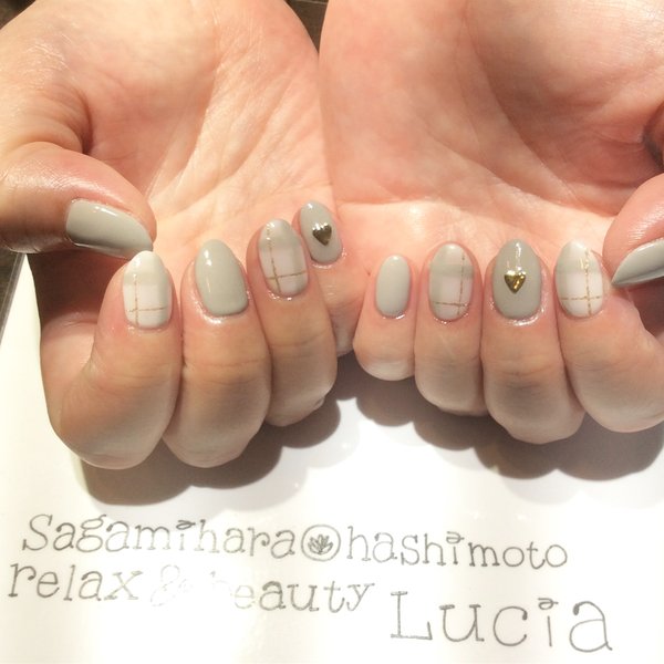 グレーチェックネイル♪|Lucia