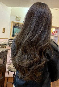 バレイヤージュfelizナチュラルハイライトカラー