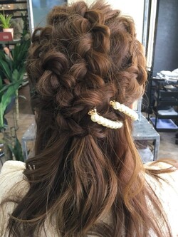 [結婚式ヘアセット] ルーズアレンジ　編み込みミデ