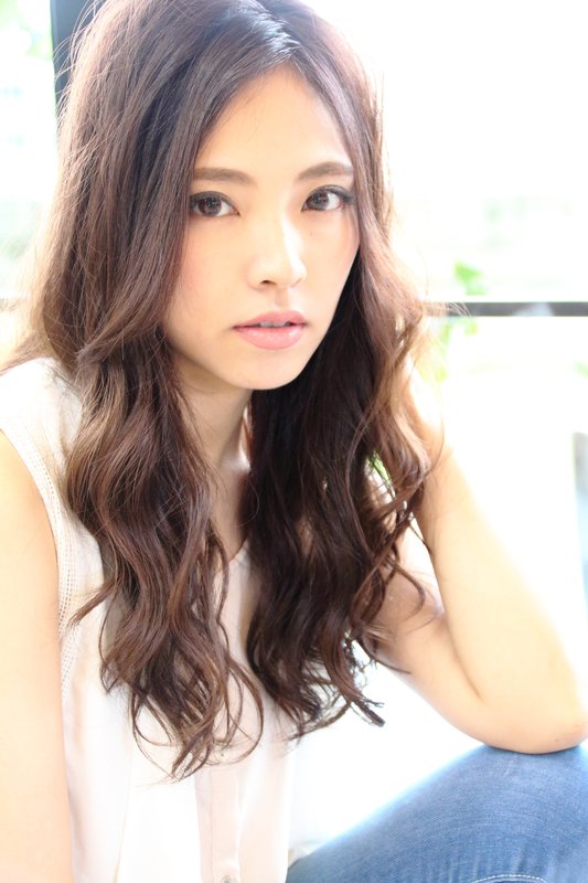 ラベージュ×ツヤナミウェーブ|Hair Dco