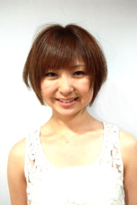 ショートカットの自然な縮毛矯正