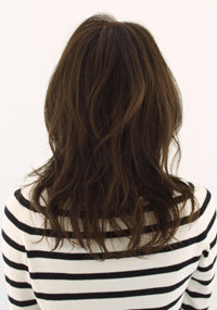 ふんわりくびれのウルフヘア |Raffine三宮