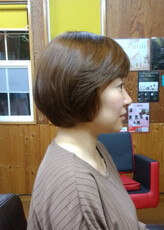 ハイトーンのショートボブ|kenie