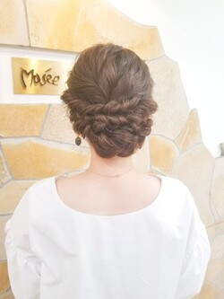 クラシカルなアップスタイル|Musee de Lapaix