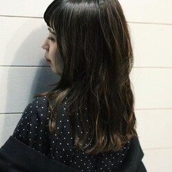 ウェットな質感のロング|ade atelier（アデ アトリエ）梅ヶ丘