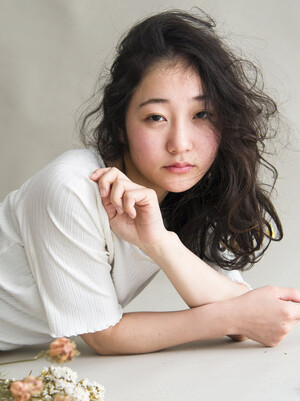 黒髪ロングパーマ Keep Hair Design キープヘアデザイン 東京都 自由が丘 の髪型 ヘアスタイルカタログ ビューティーパーク