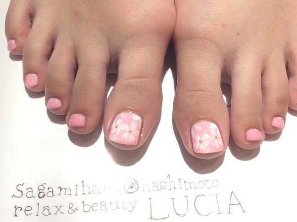 フット桜ネイル♪♪|Lucia
