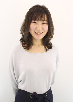 直毛軟毛でもふんわりくびれパーマヘア