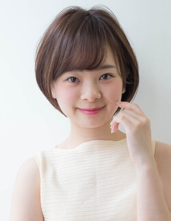 丸顔さんにオススメ、大人小顔ショートボブ|Fringe Hair Salon