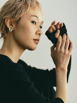 「 AUTHENTICS 」 Very Short