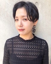 くせ毛を生かしたショートスタイル|lot