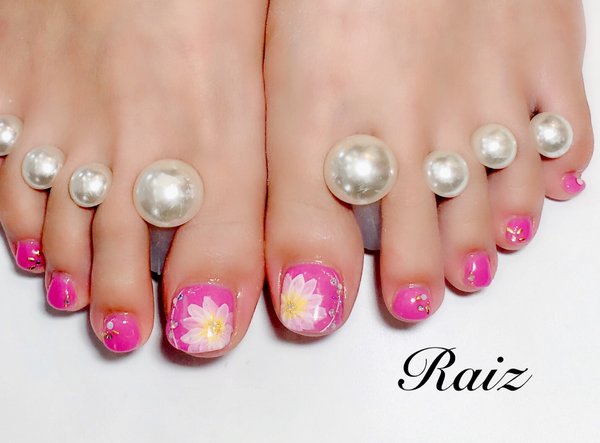 ピンクにフラワーネイル|Raiz